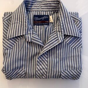 Wrangler Men’s Blue & White Striped Casual Button-Down Shirt
